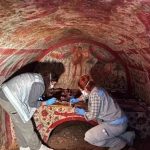 Atklāj senu sienas gleznojumu ar Jēzu