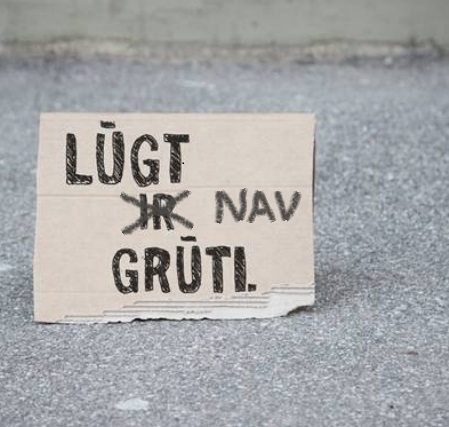 lūgt nav grūti